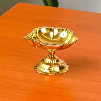 Mannar Craft Diya-Öllampe aus Messing