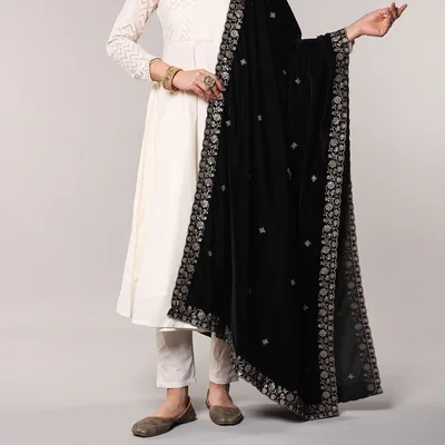 Exotic India bestickter Samt-Dupatta