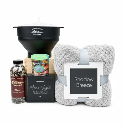 Shadow Breeze Filmabend-Geschenkkorb mit Fleecedecke