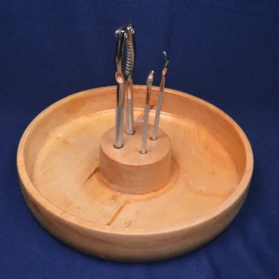 Artisan Alley Nussschale aus Ahorn mit Nussknacker