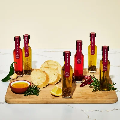 Thoughtfully World Traveler Hot-Sauce-Geschenkset (15 Saucen)
